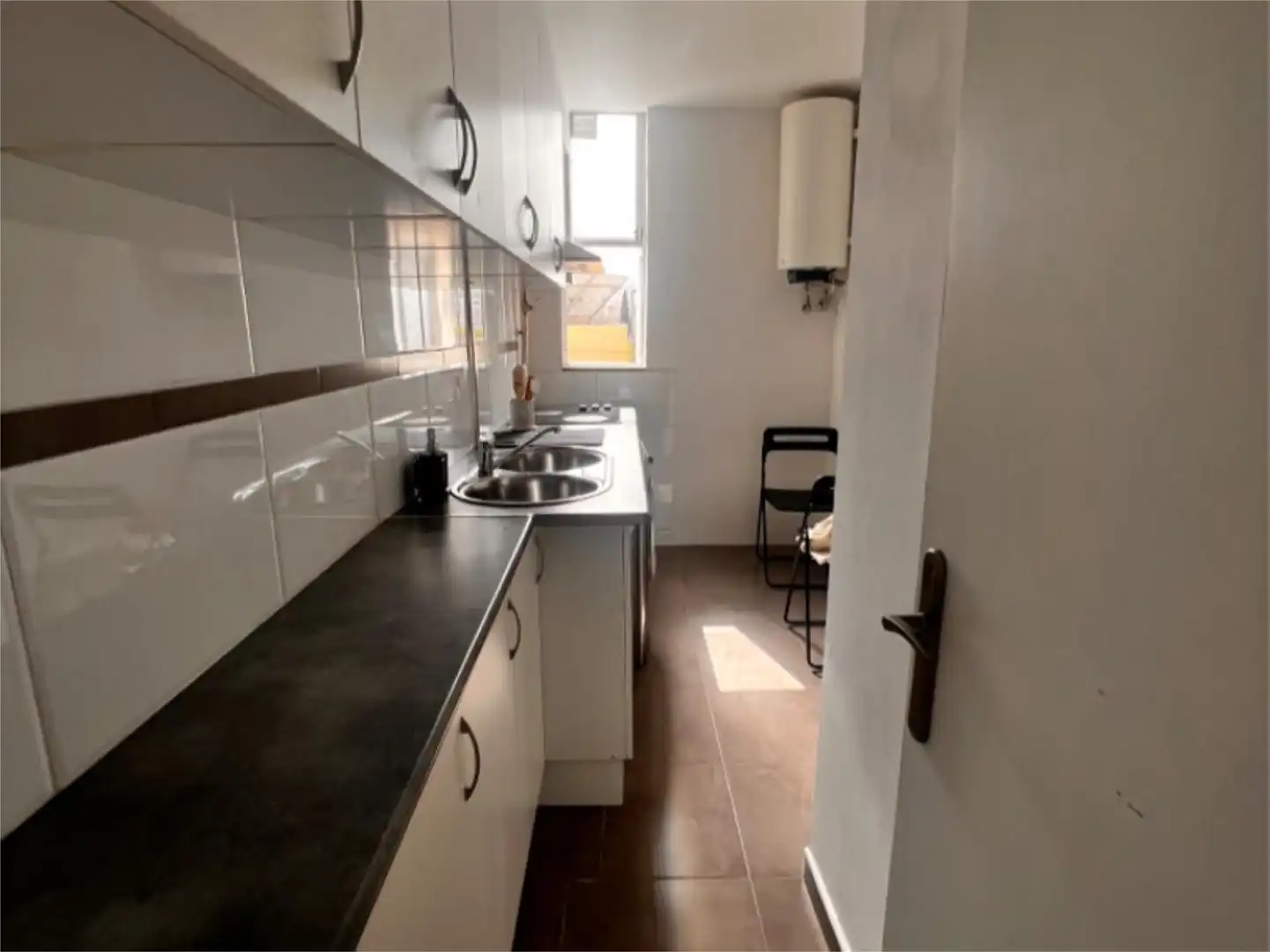 Room in Carrer Horitzontal, 19, Porta Kitchen of Flat for share in Barcelona with Heating, Parquet flooring and Furnished