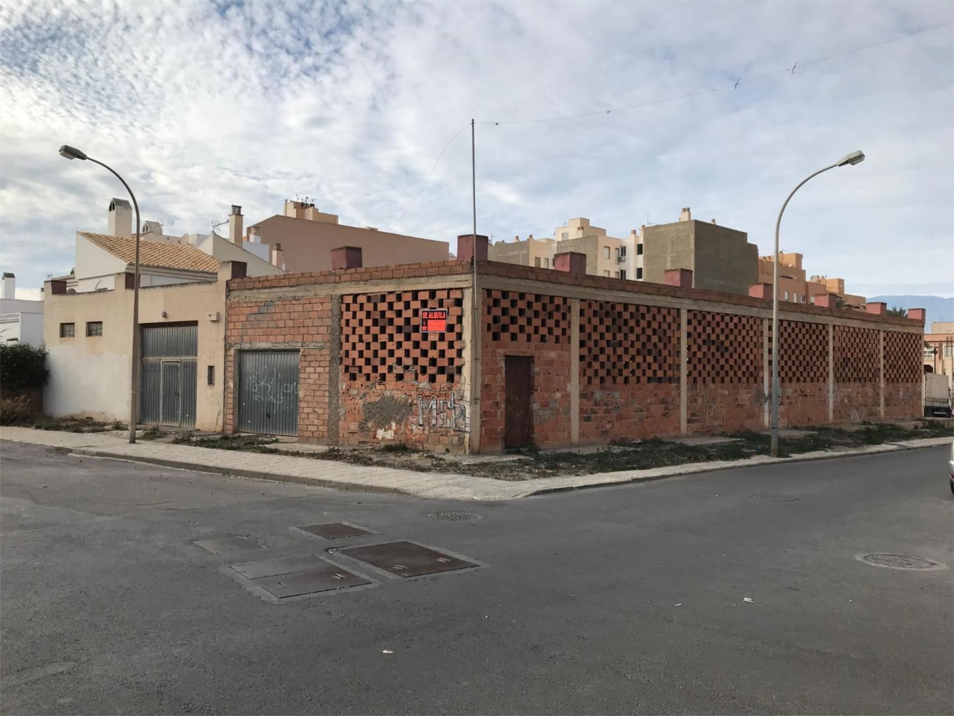 Vista exterior de Local de lloguer en Roquetas de Mar