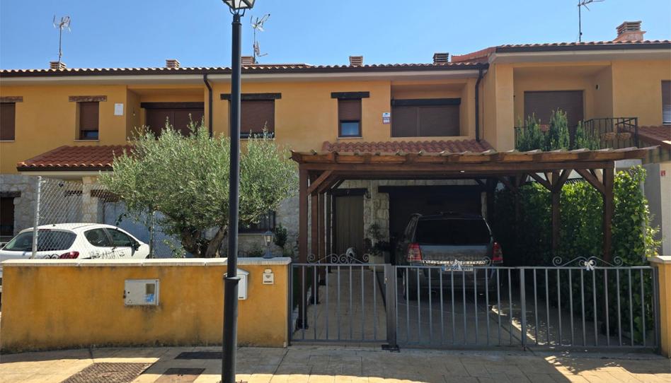 Casa adosada en venda a Calle Alcalde Jose Luis Valenco, 7, Fuentelcésped, Burgos - imatge 1 Foto 1 de Casa adosada en venda a Calle Alcalde Jose Luis Valenco, 7, Fuentelcésped, Burgos