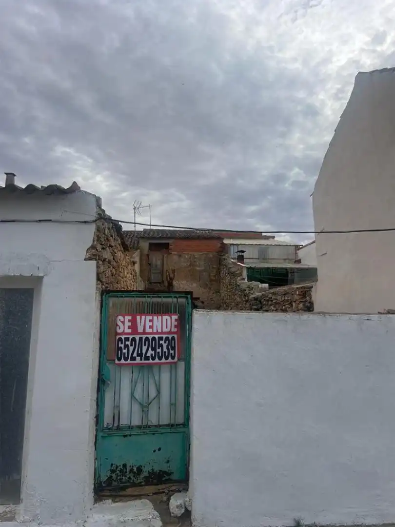 Vista exterior de Casa adosada en venda en Chinchilla de Monte-Aragón