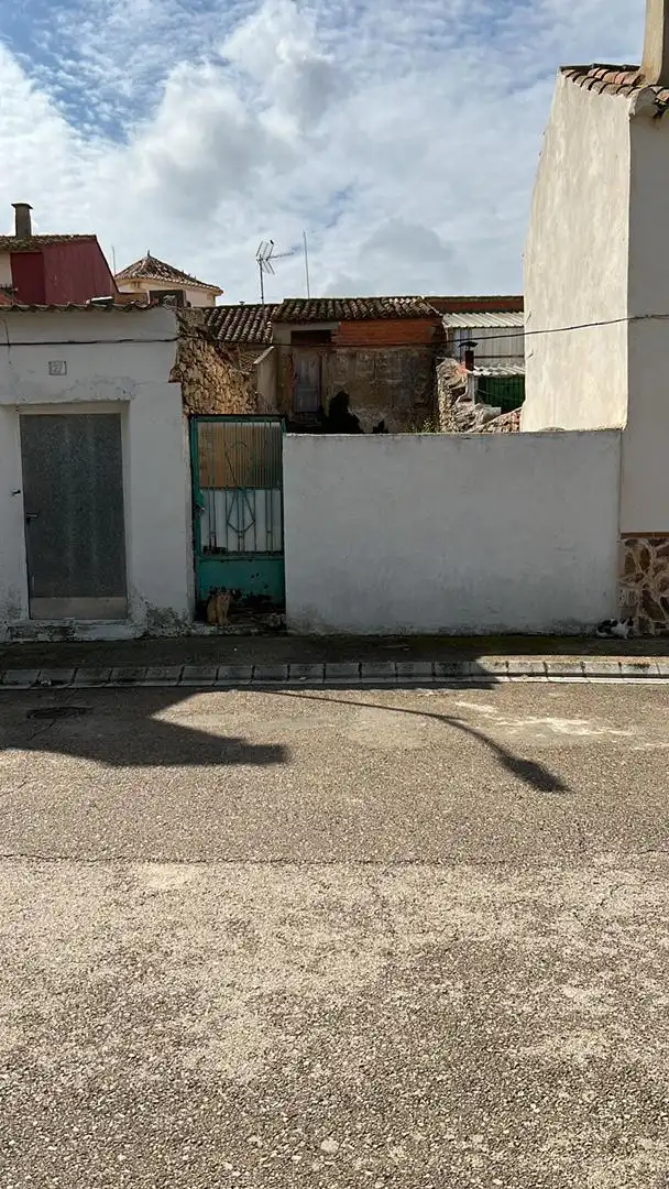 Vista exterior de Casa adosada en venda en Chinchilla de Monte-Aragón