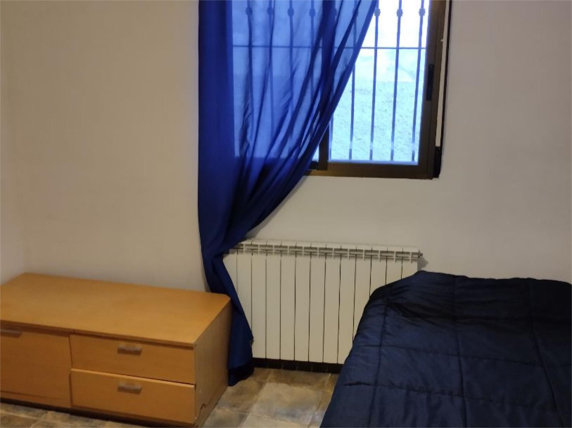 Bedroom of Flat to share in Onda  with Furnished