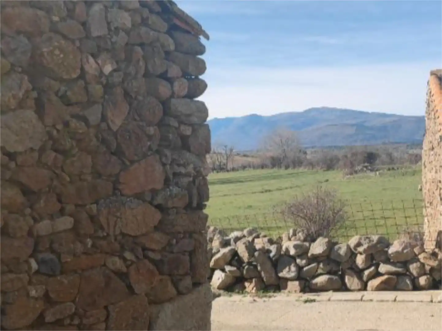 Casa adosada en venta en Calle Barco Navarrega, 7, Santa María de los Caballeros Vista exterior de Casa adosada en venta en Santa María de los Caballeros con Jardín privado