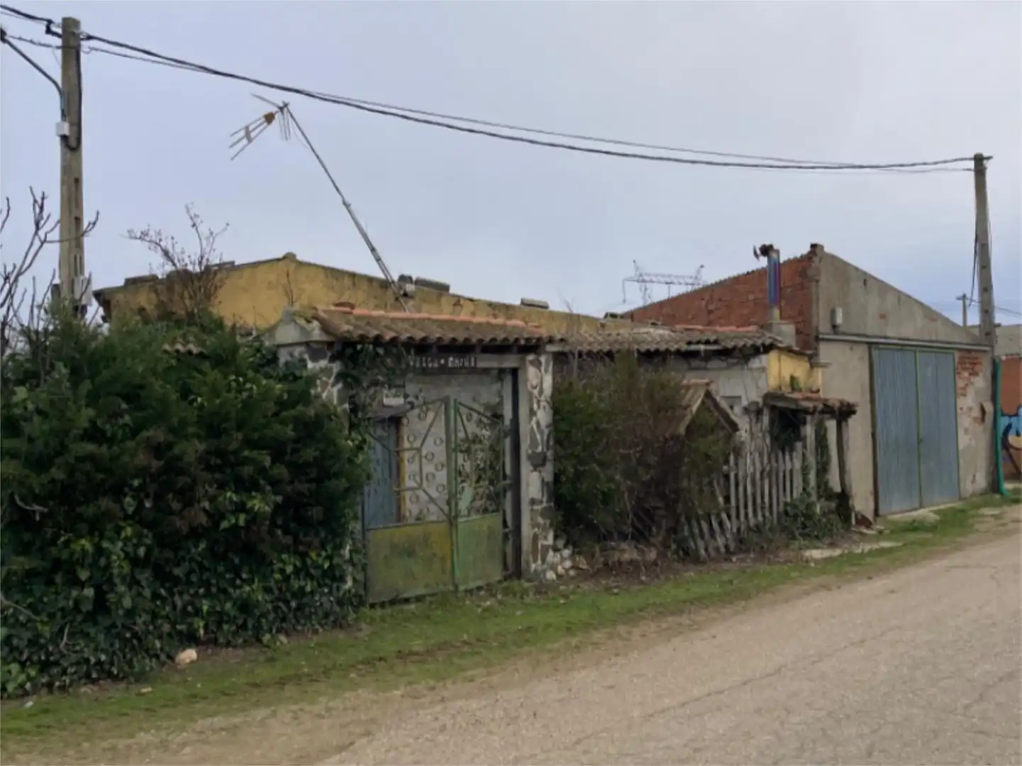 Vista exterior de Nave industrial en venta en Bustillo de la Vega