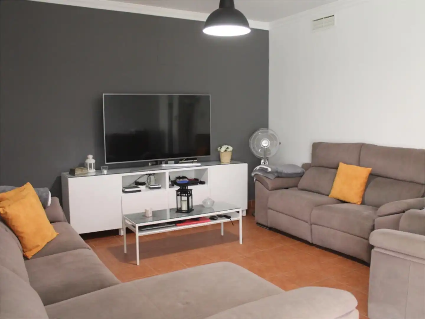 Houses for sale in Camino de la Barquera, 53, El Higuerón Living room of Houses for sale in Córdoba with Air Conditioner, Heating and Private garden