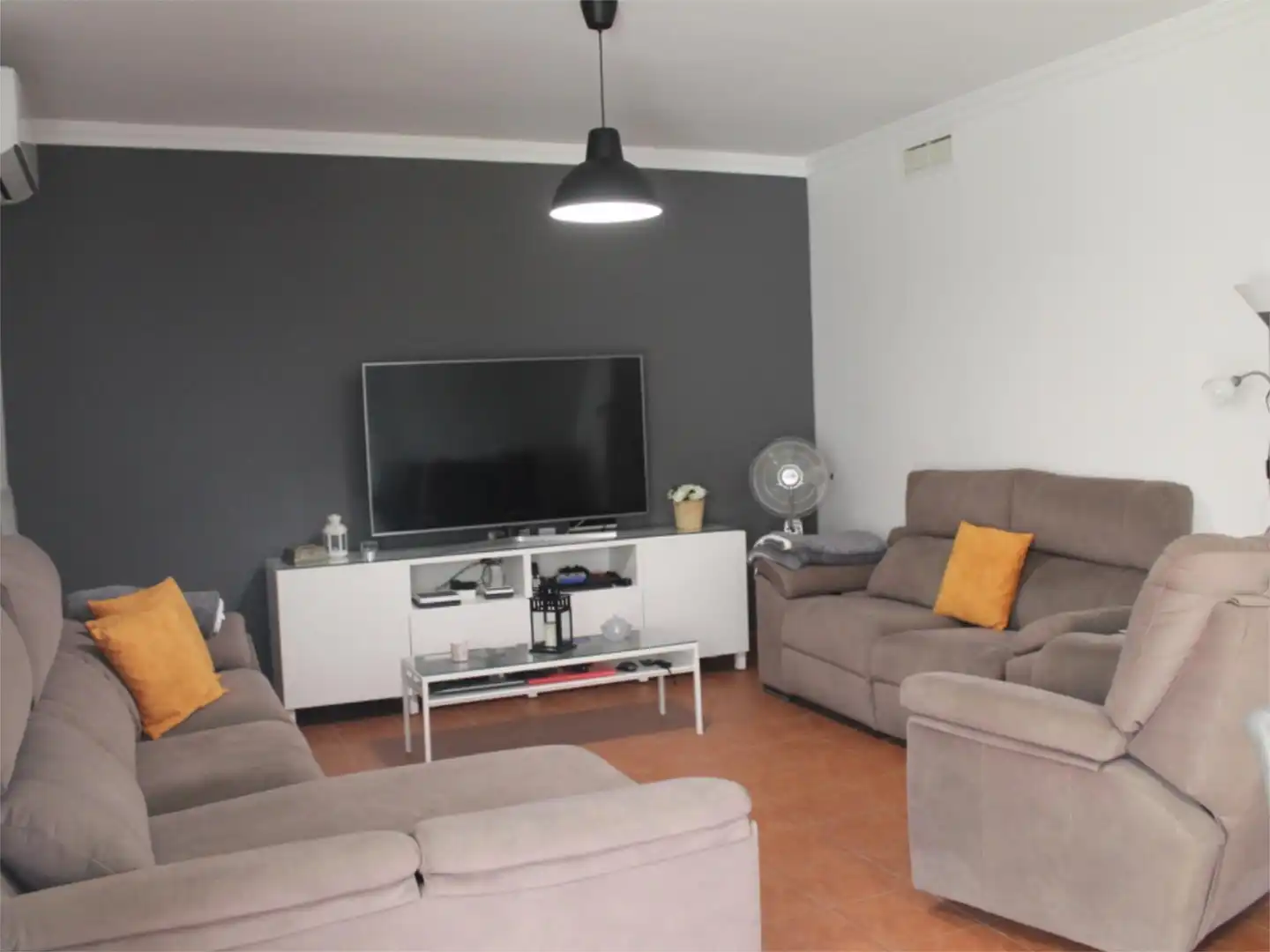 Houses for sale in Camino de la Barquera, 53, El Higuerón Living room of Houses for sale in Córdoba with Air Conditioner, Heating and Private garden