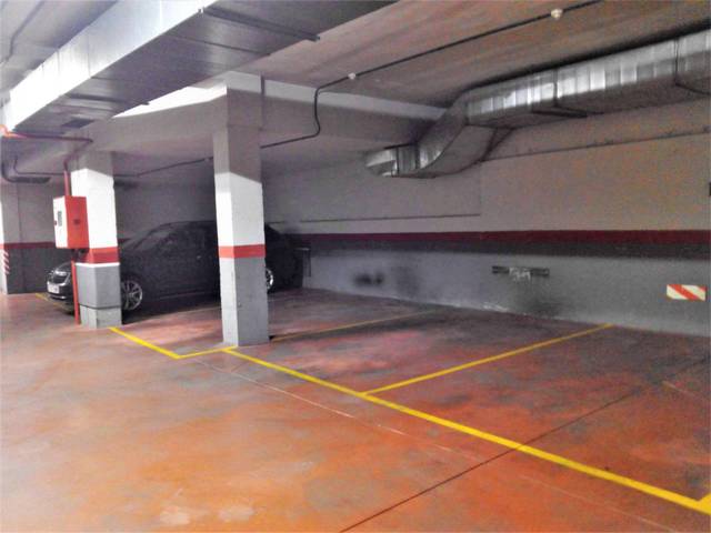 Garaje en Alquiler en Calle de la Genciana, 61 en Valdeacederas