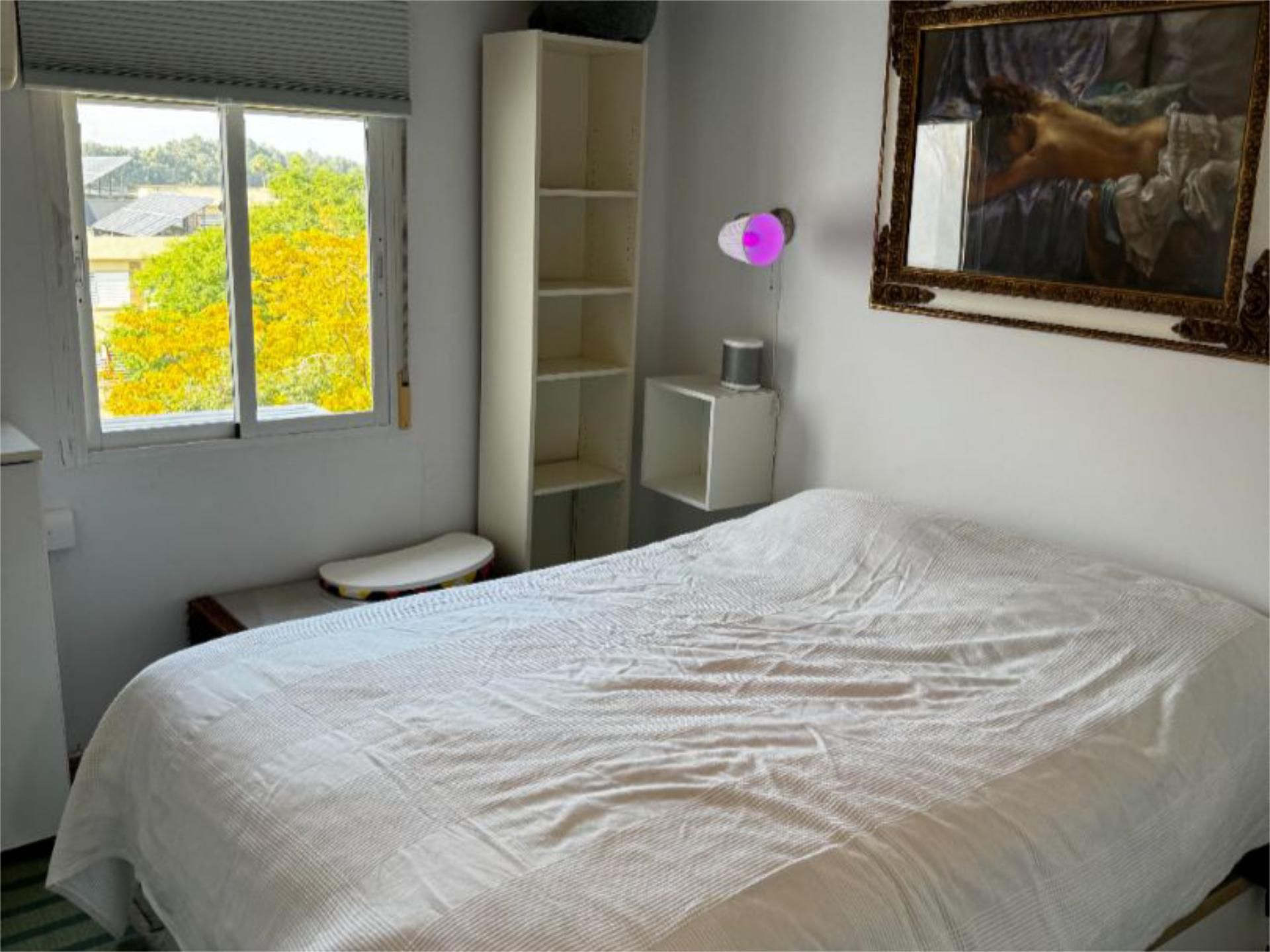 Bedroom of Flat to share in  Sevilla Capital  with Air Conditioner, Private garden and Furnished