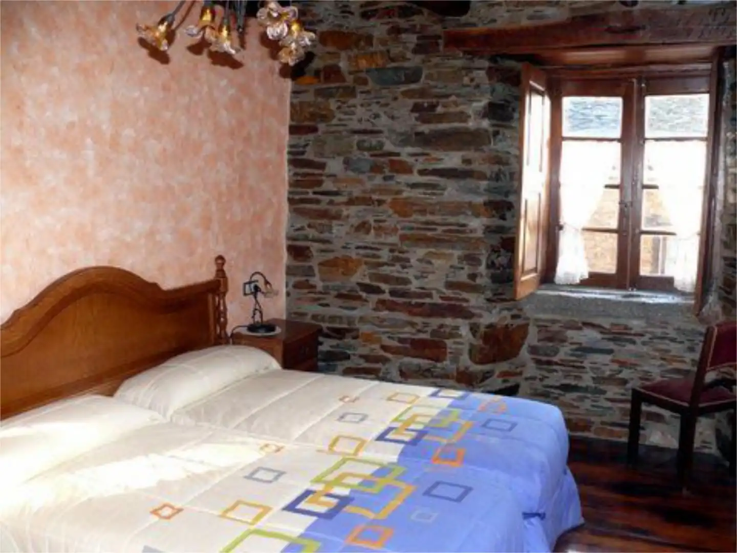 Casa adosada en venta en Rua de Curros Enriquez, 4, Navia de Suarna Habitación de Casa adosada en venta en Navia de Suarna con Aire acondicionado, Calefacción y Jardín privado