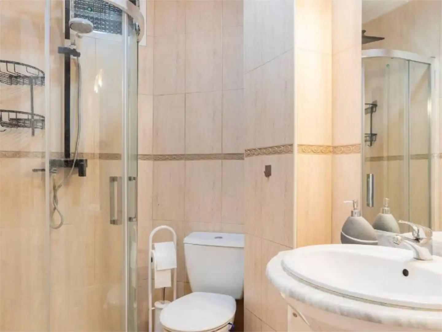 Zimmer in Camí Vell de Xirivella, 5, Soternes Badezimmer von Wohnung zur untervermieten in Valencia mit Möbliert und Balkon