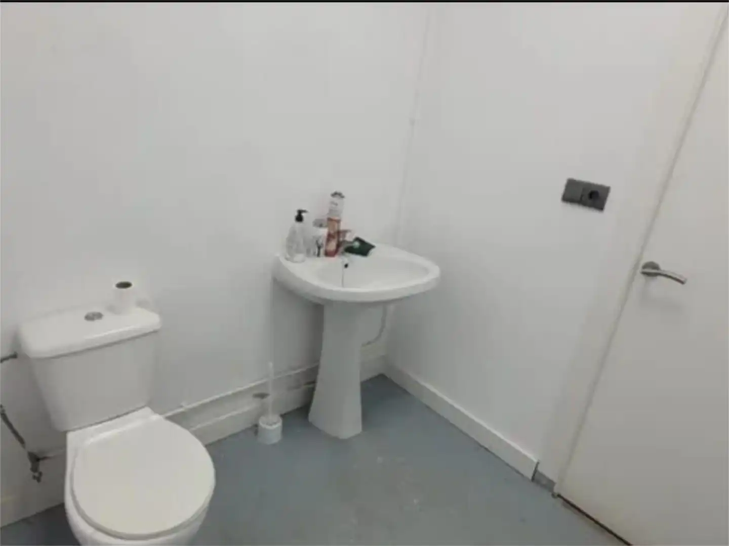 Badezimmer von Büro zur Miete in Montijo