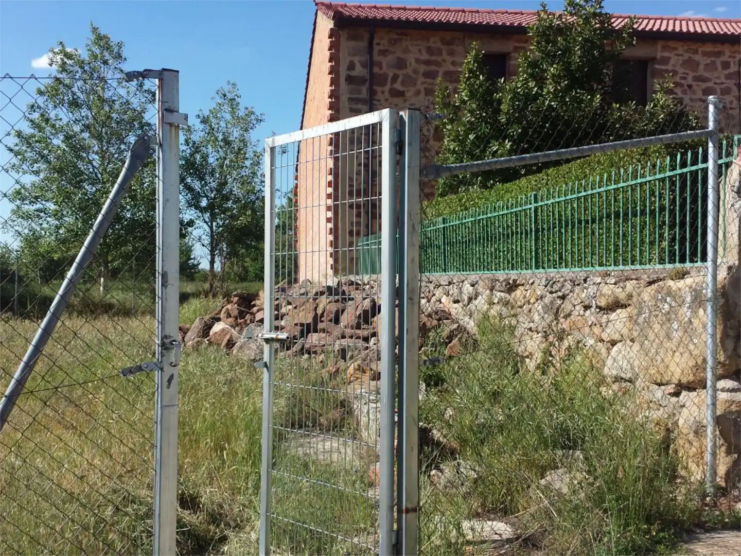 Terreno en venta en Calle Real, 12, Atienza Jardín de Terreno en venta en Atienza