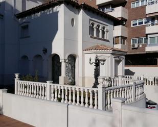 Exterior view of House or chalet for sale in  Madrid Capital  with Air Conditioner, Heating and Private garden