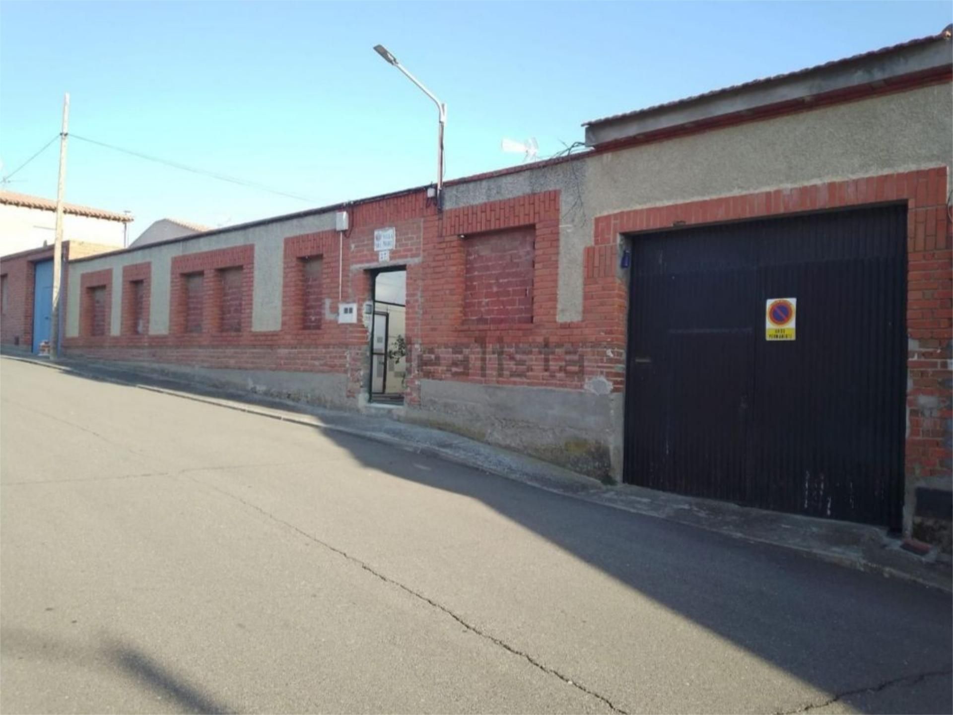 Vista exterior de Finca rústica en venda en Santa Ana de Pusa amb Aire condicionat, Jardí privat i Traster