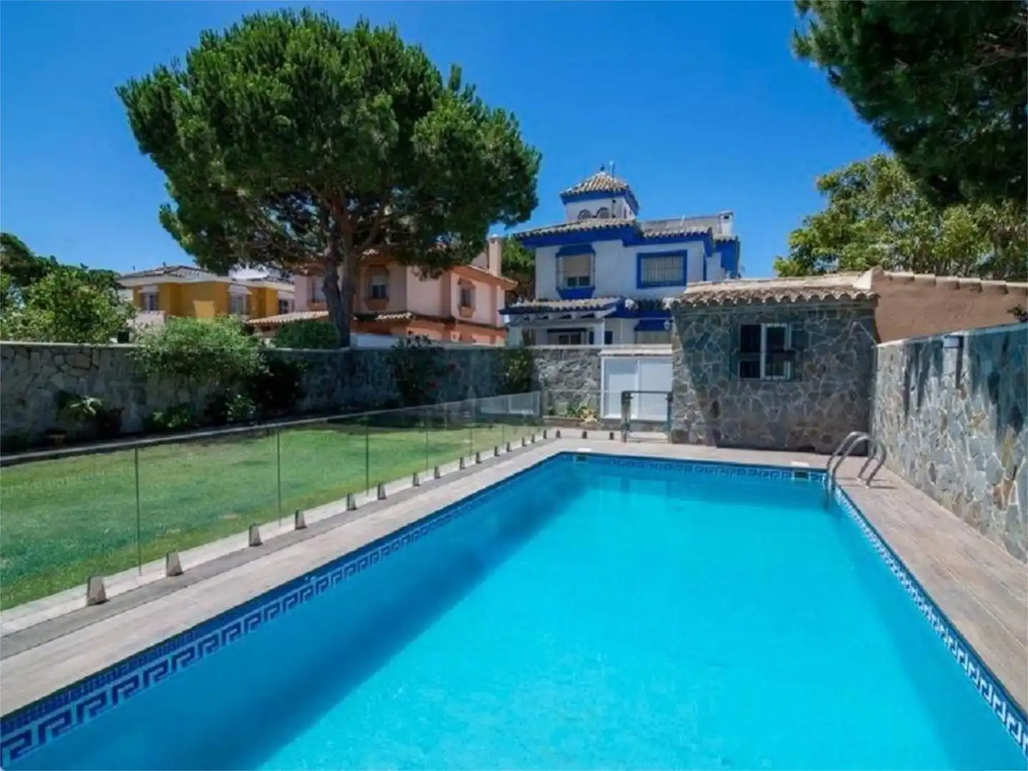Houses for rent in Calle Bancada, 32, Sancti Petri Swimming pool of Houses for rent in Chiclana de la Frontera with Air Conditioner, Private garden and Terrace