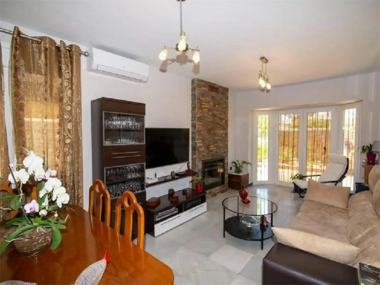 Houses for rent in Calle Bancada, 32, Sancti Petri Living room of Houses for rent in Chiclana de la Frontera with Air Conditioner, Private garden and Terrace