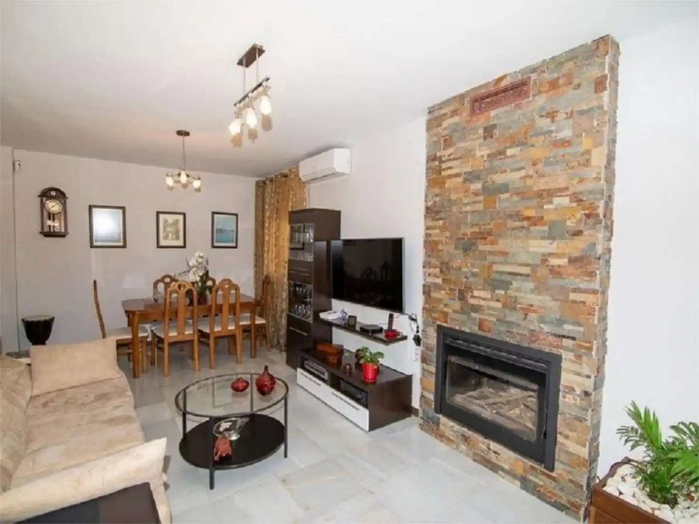 Houses for rent in Calle Bancada, 32, Sancti Petri Living room of Houses for rent in Chiclana de la Frontera with Air Conditioner, Private garden and Terrace