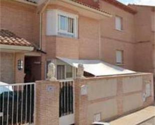 Exterior view of Single-family semi-detached for sale in Cabañas de la Sagra