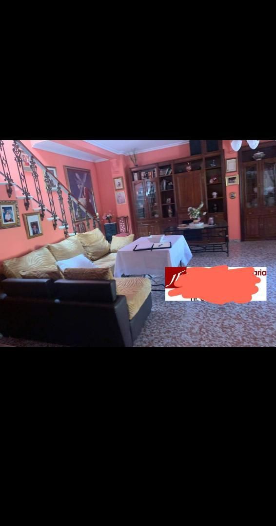 Sala d'estar de Casa o xalet en venda en Hinojos amb Aire condicionat i Piscina