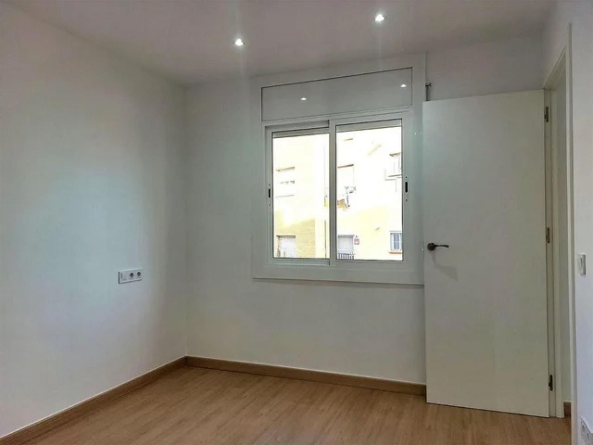 Dormitori de Pis de lloguer en Sant Pere de Ribes amb Parquet, Forn i Rentadora