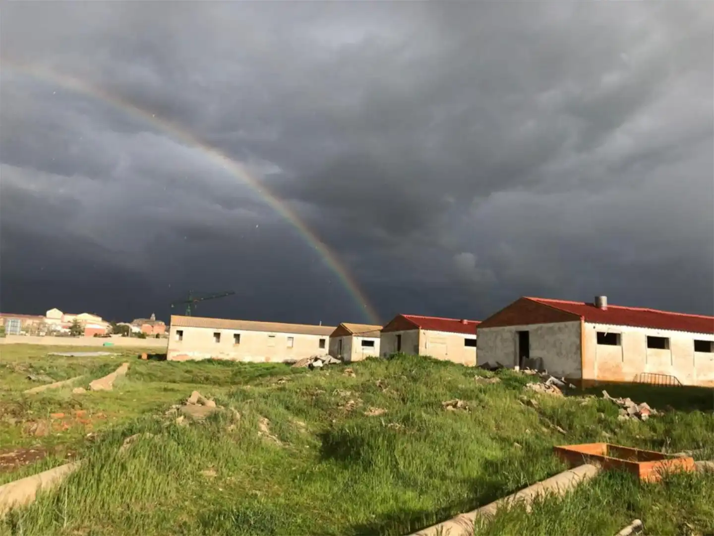 Einfamilien-Reihenhaus zum Verkauf in Santa María la Real de Nieva Außenansicht von Einfamilien-Reihenhaus zum Verkauf in Santa María la Real de Nieva mit Heizung, Privatgarten und Terrasse
