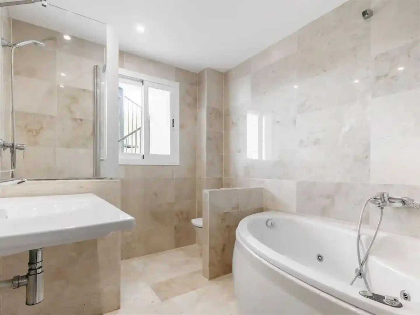 Bathroom of Detached homes for rent in Sant Josep de sa Talaia  with Air Conditioner, Heating and Balcony