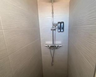 Bathroom of Duplex for sale in Castuera  with Air Conditioner, Furnished and Washing machine