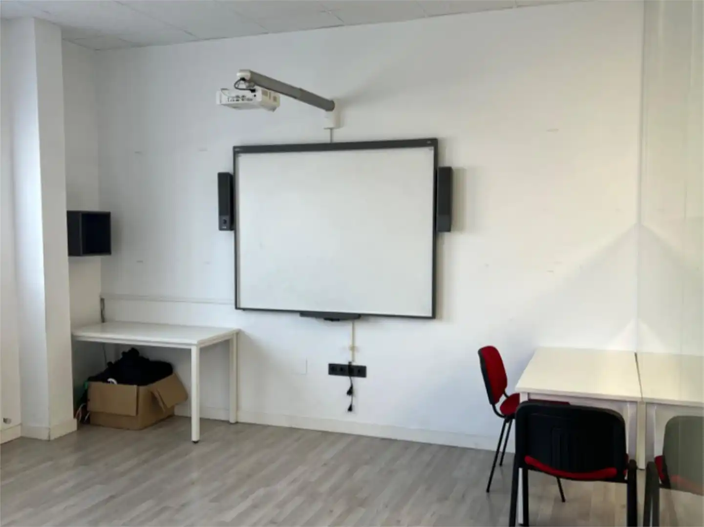 Local de alquiler en Valladolid con Calefacción, Parquet y Amueblado