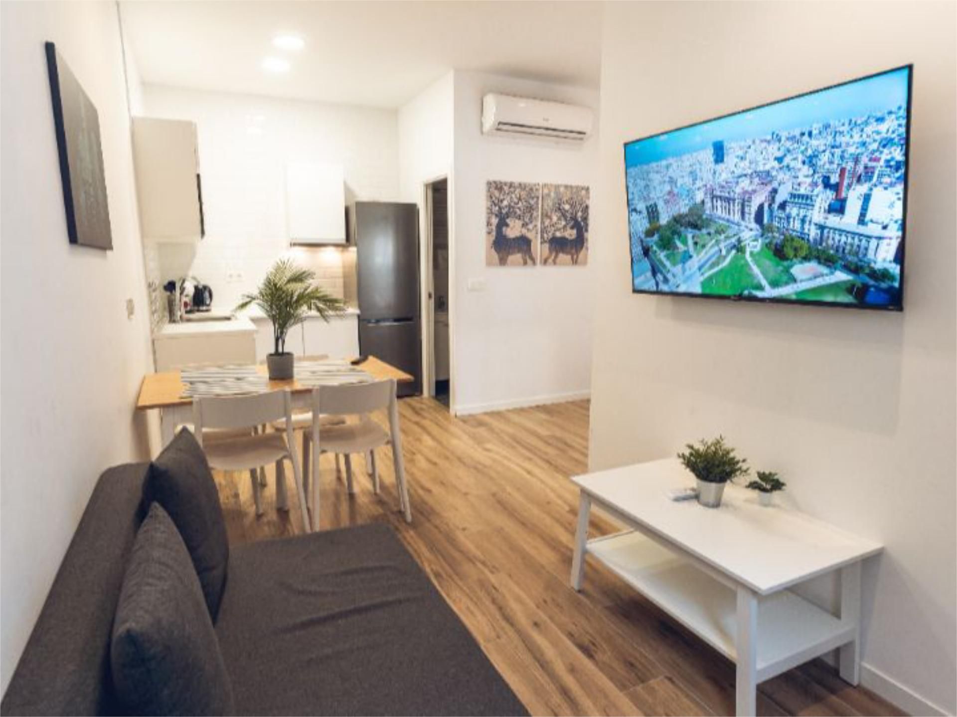 Living room of Apartment for sale in  Madrid Capital  with Air Conditioner, Heating and Furnished