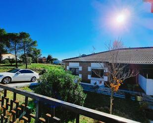 Vista exterior de Casa o xalet en venda en Batres amb Aire condicionat, Terrassa i Balcó