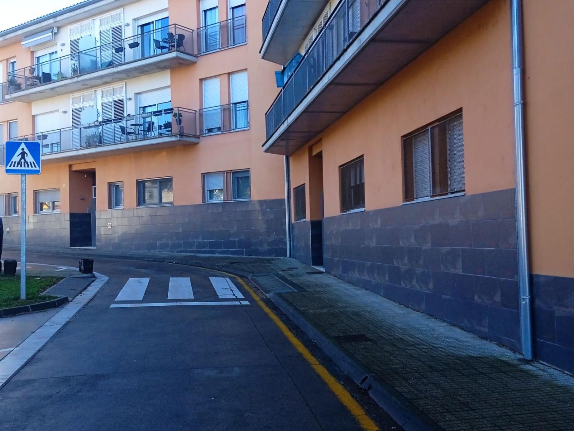 Vista exterior de Pis en venda en Vilobí d'Onyar amb Aire condicionat