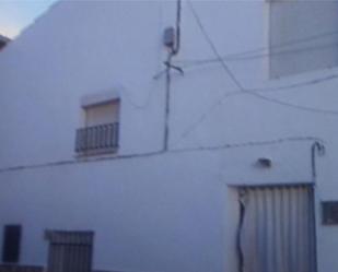 Exterior view of Single-family semi-detached for sale in Campos del Paraíso