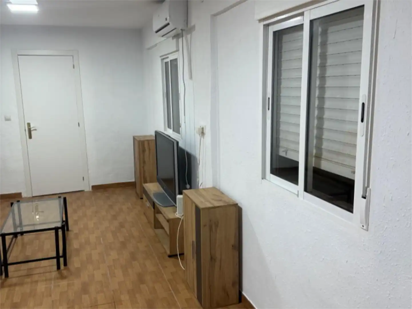 Dormitori de Apartament de lloguer en Nerja amb Jardí privat, Terrassa i Moblat