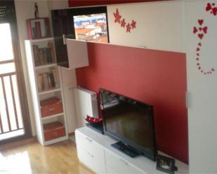 Living room of Flat for sale in  Madrid Capital  with Air Conditioner, Swimming Pool and Balcony