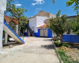 Vista exterior de Casa adosada en venda en Villarta de San Juan amb Jardí privat, Terrassa i Traster