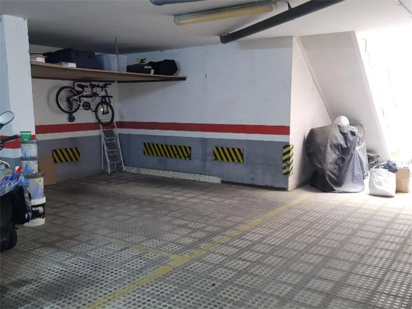 Garatge en venda a Carrer de Polònia, 23, Can Baró Aparcament de Garatge en venda en Barcelona