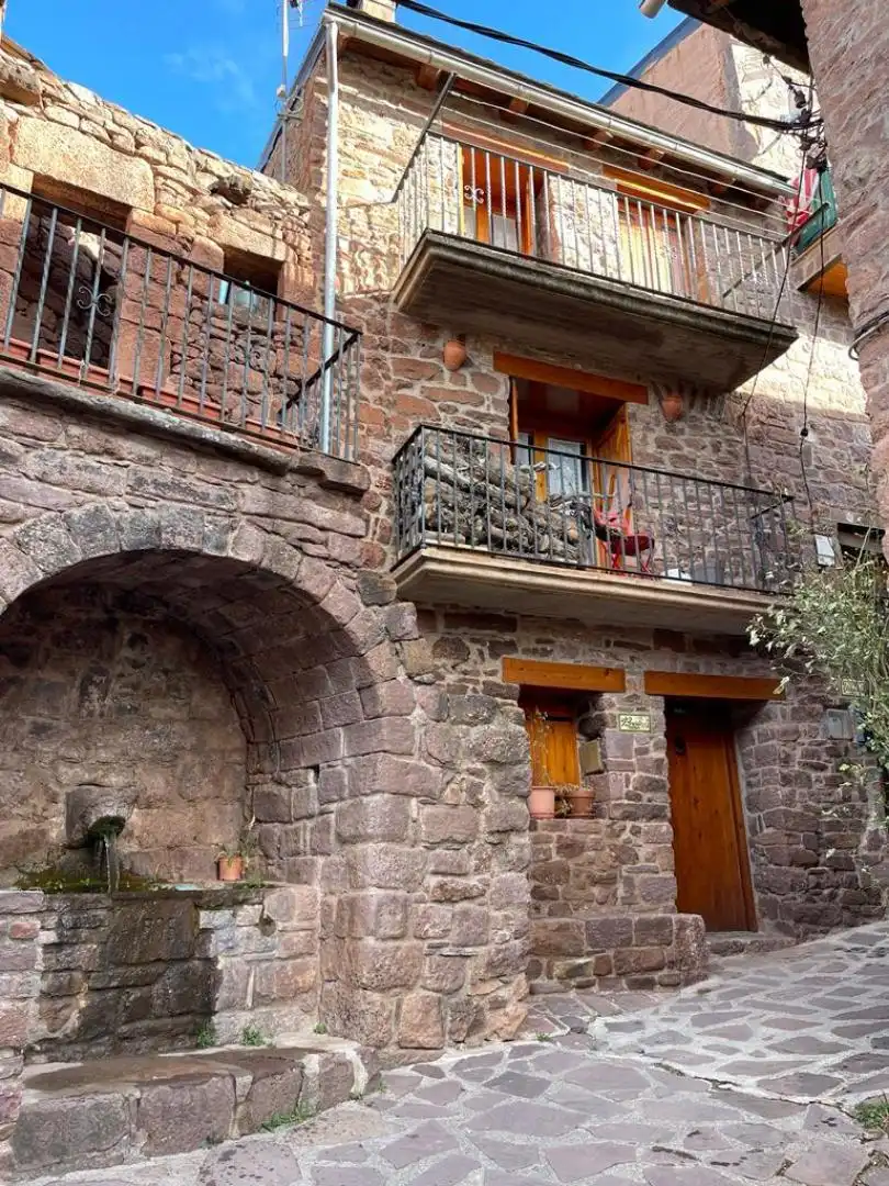 Vista exterior de Casa adosada en venda en Soriguera amb Balcó
