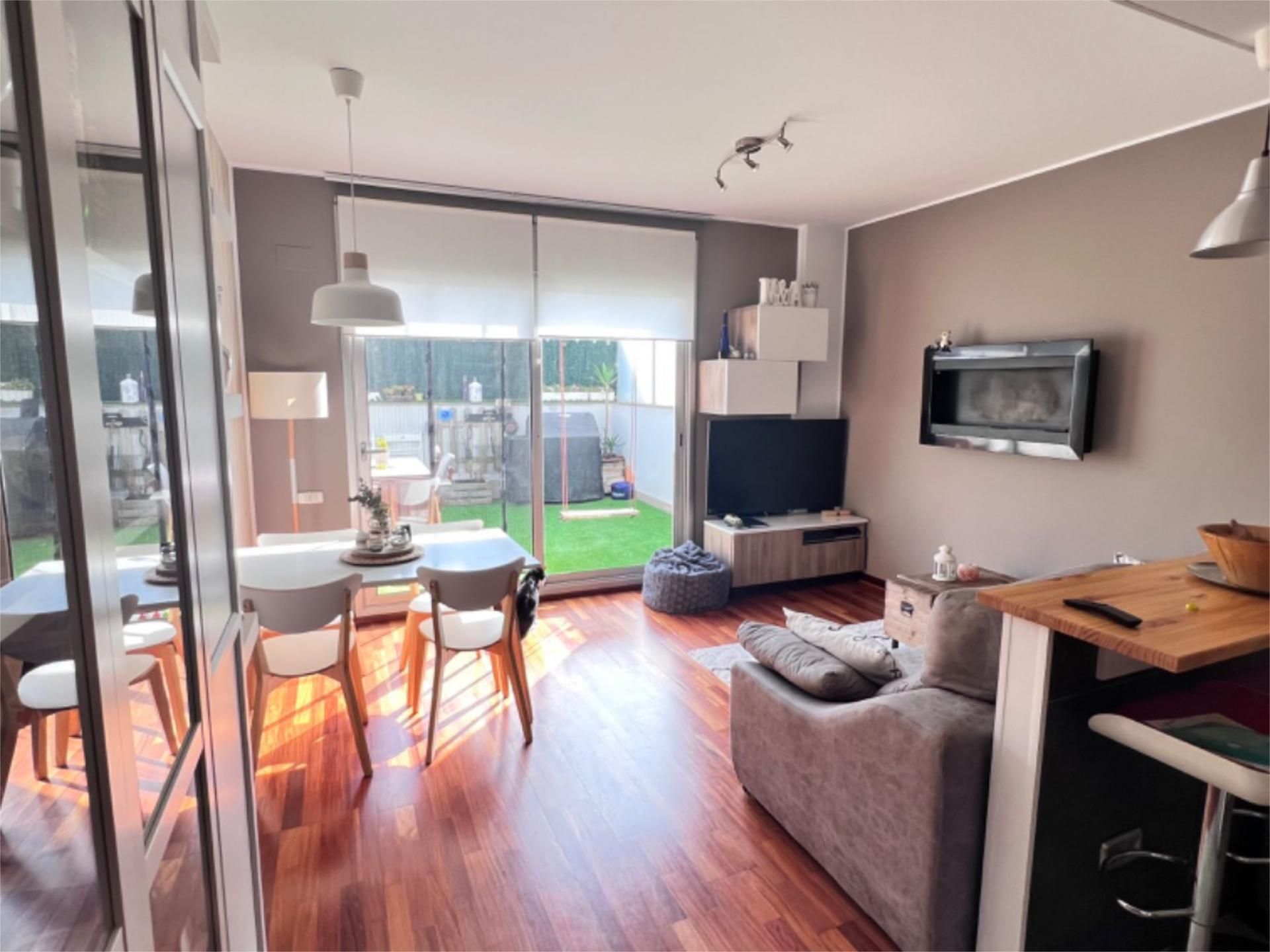 Sala d'estar de Pis en venda en Terrassa amb Aire condicionat i Terrassa