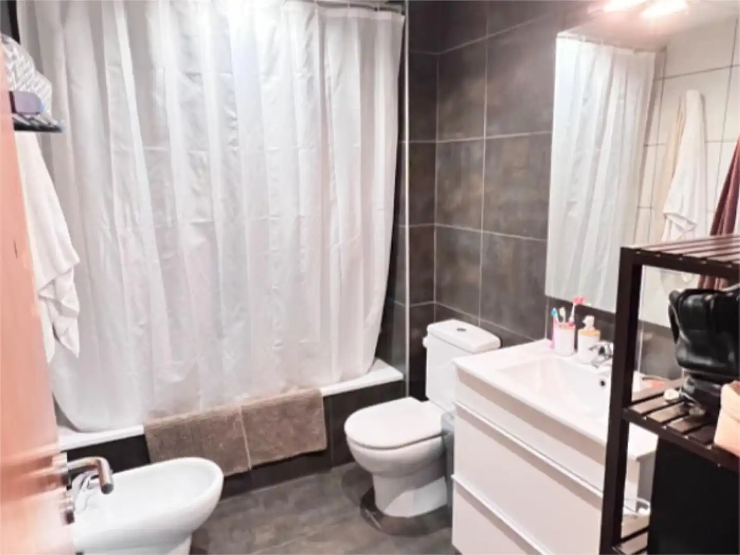 Bathroom of Flat for sale in Terrassa  with Air Conditioner, Heating and Parquet flooring