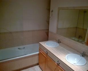 Bathroom of Flat for sale in Daimiel