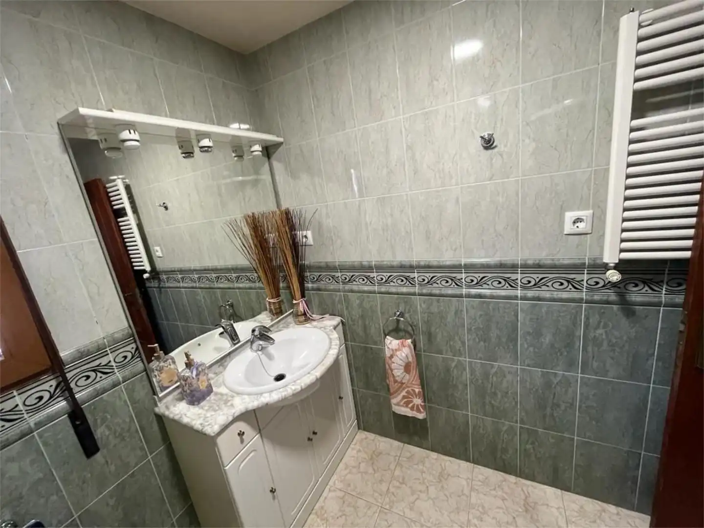 Ground floor for sale in Plaça Constitució, 5, Las Atalayas - Urmi - Cerro de Mar Ground floor for sale in Plaça Constitució, 5, Las Atalayas - Urmi - Cerro de Mar