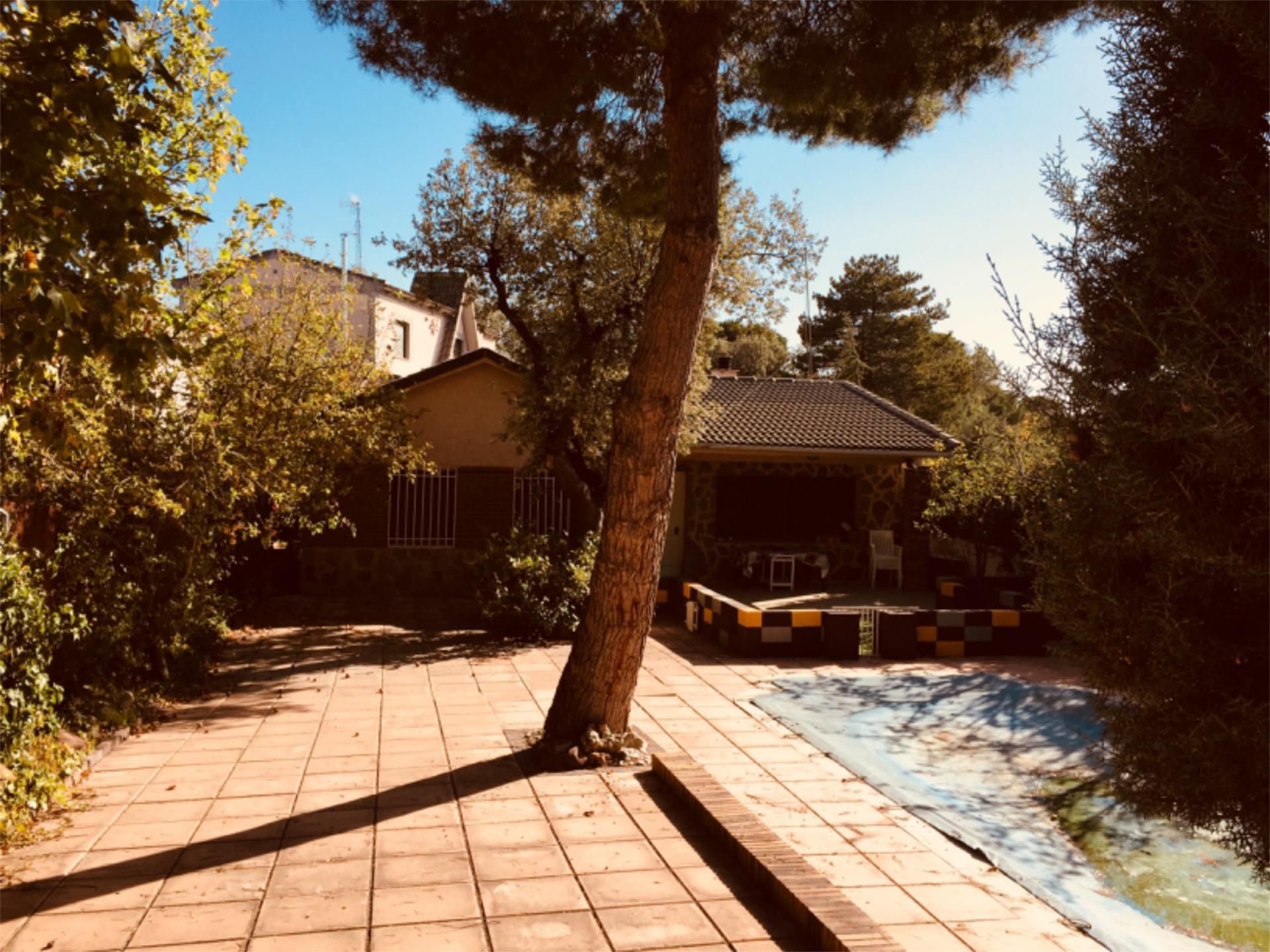 Jardí de Pis en venda en Maello amb Jardí privat, Piscina i Moblat