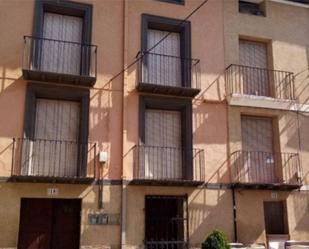 Vista exterior de Casa adosada en venda en Mallén amb Terrassa i Balcó