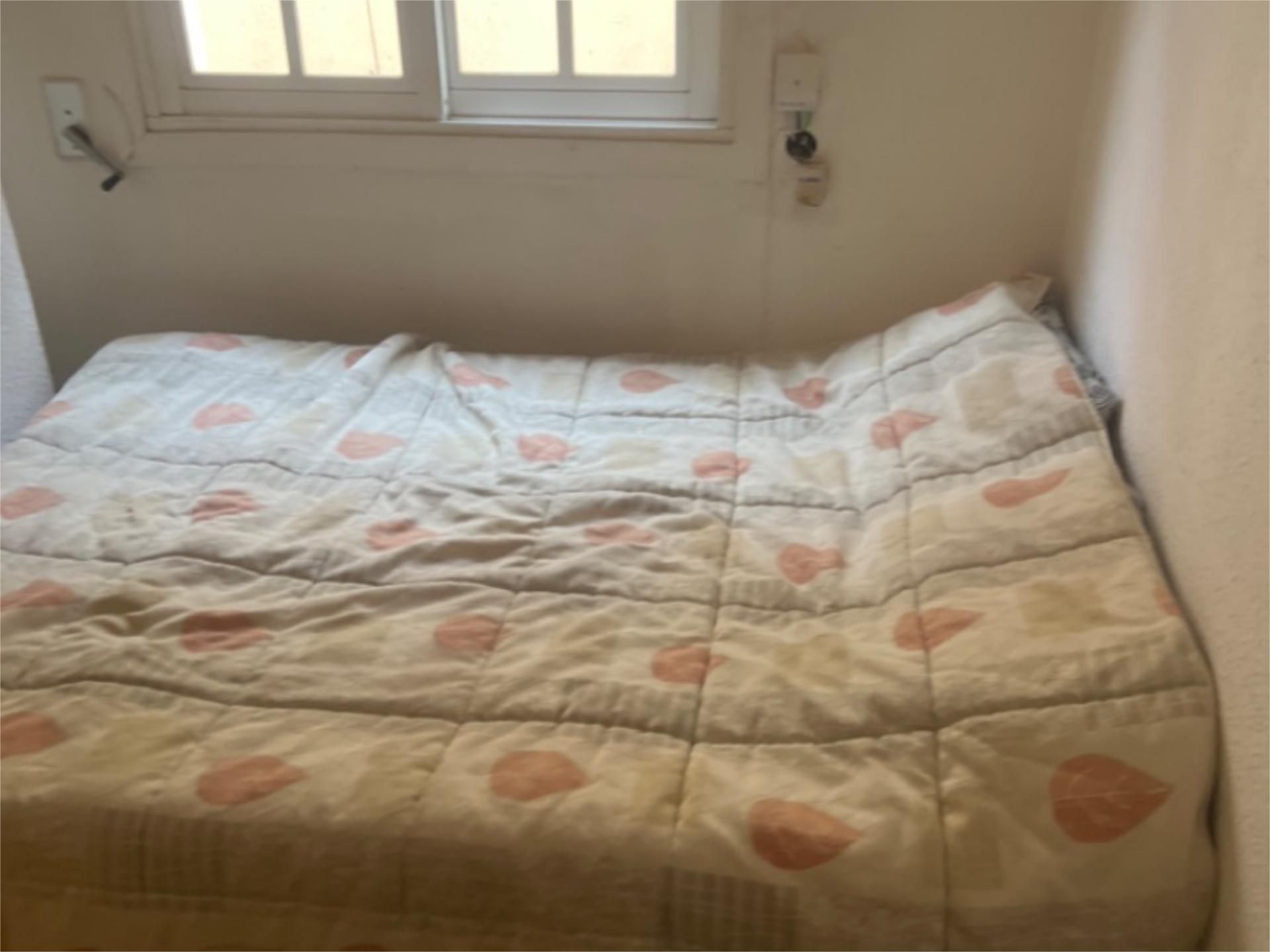 Dormitori de Casa o xalet per a compartir en Viladecans amb Calefacció, Terrassa i Moblat