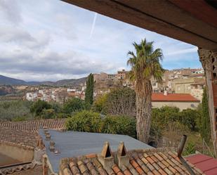 Vista exterior de Casa adosada en venda en Chelva amb Terrassa i Balcó