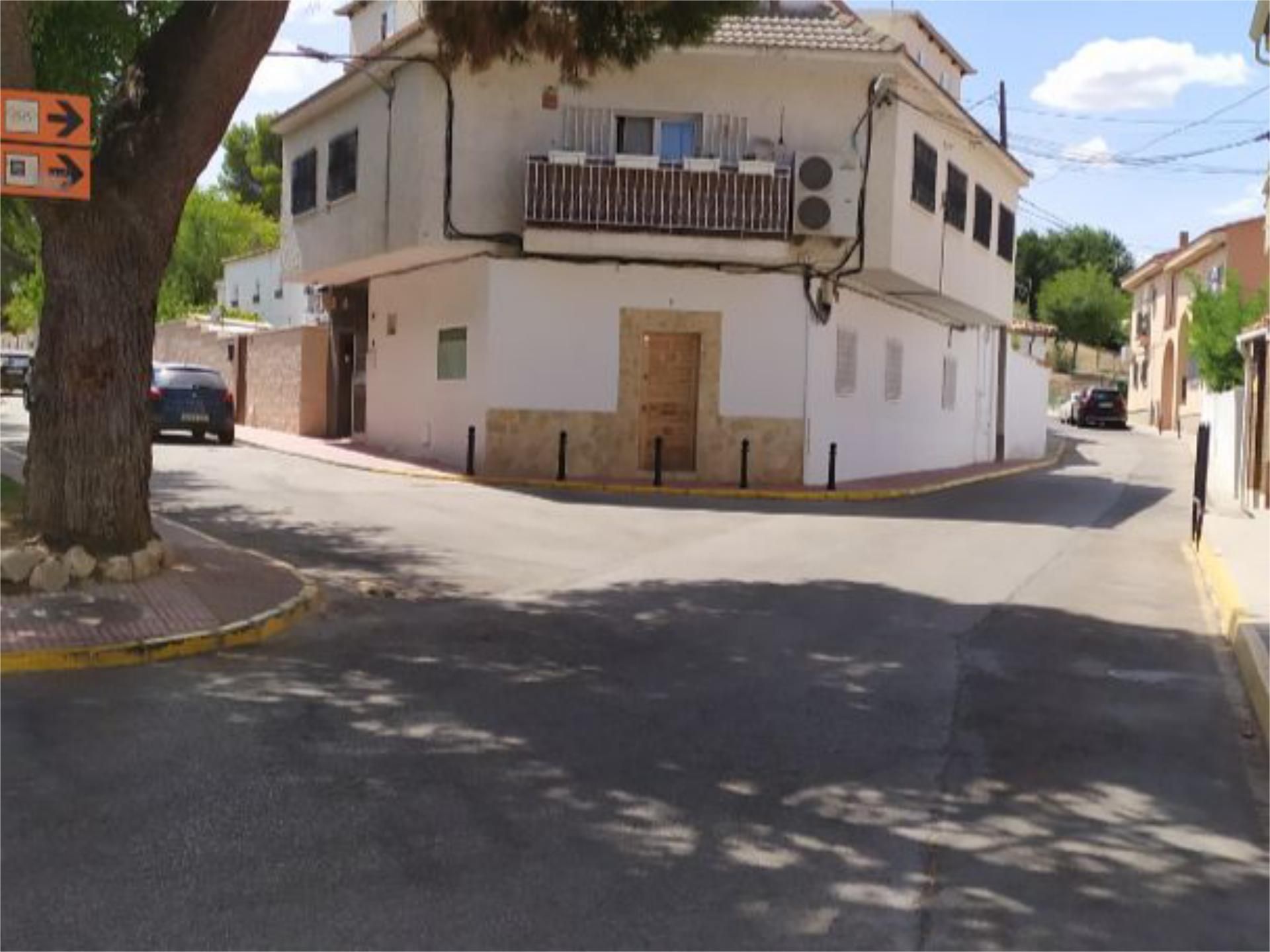 Vista exterior de Casa o xalet en venda en Loeches amb Terrassa i Balcó