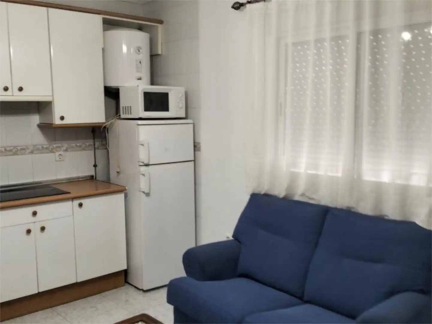 Apartament de lloguer a la Viña, 16, Maria Auxiliadora - Barriada de Llera Cuina de Apartament de lloguer en Badajoz amb Aire condicionat, Calefacció i Moblat