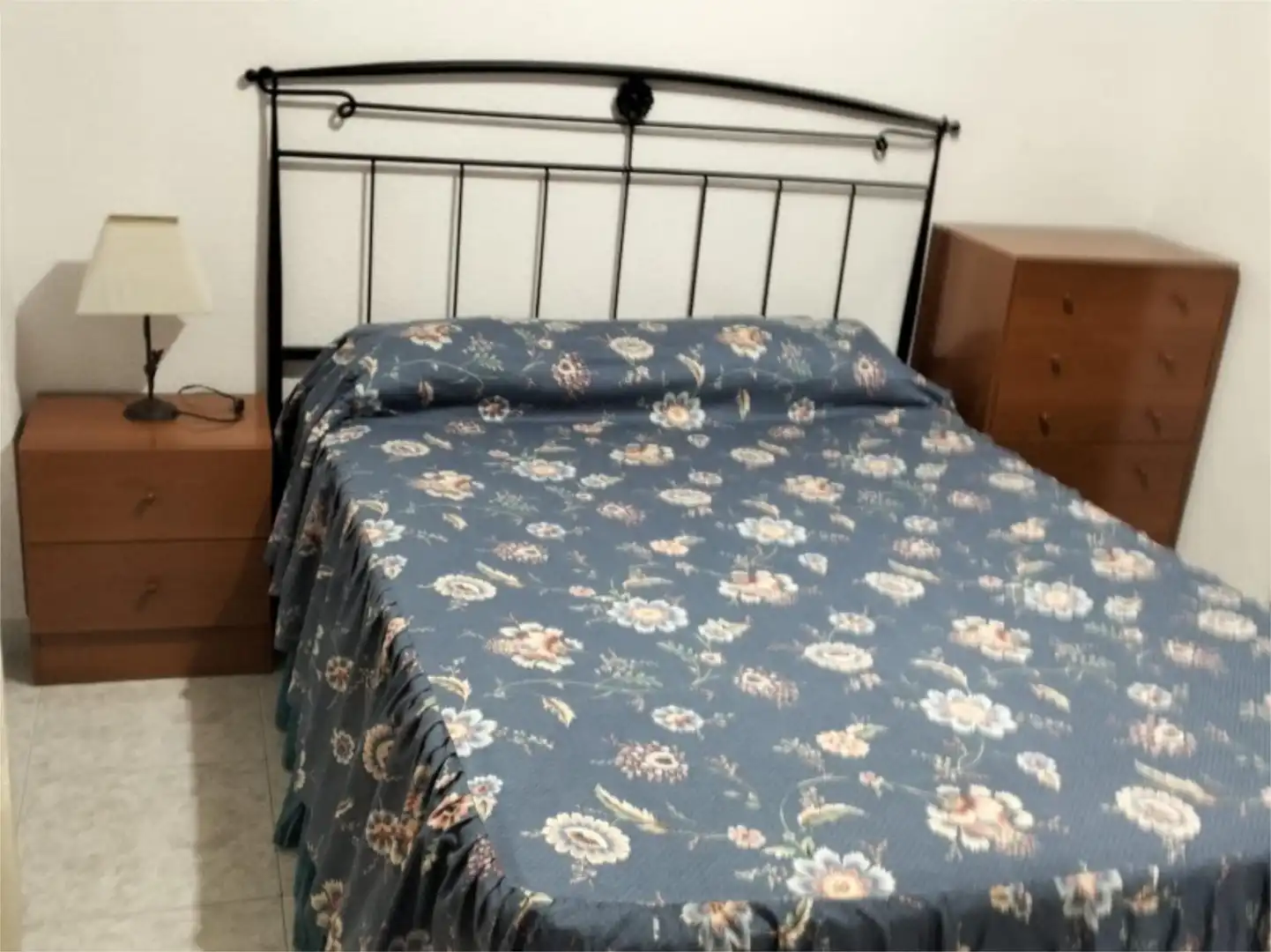 Apartament de lloguer a la Viña, 16, Maria Auxiliadora - Barriada de Llera Dormitori de Apartament de lloguer en Badajoz amb Aire condicionat, Calefacció i Moblat