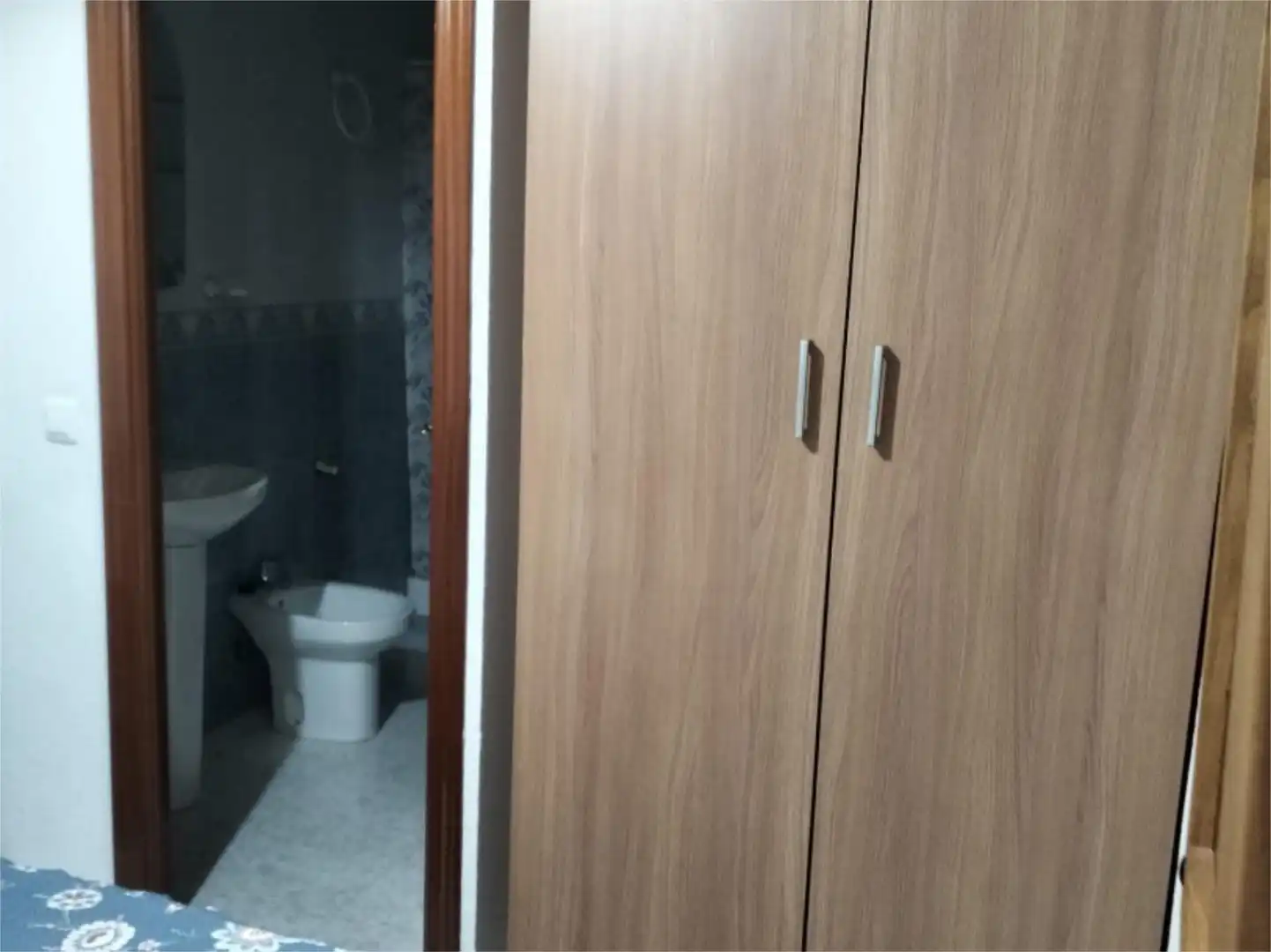 Apartament de lloguer a la Viña, 16, Maria Auxiliadora - Barriada de Llera Bany de Apartament de lloguer en Badajoz amb Aire condicionat, Calefacció i Moblat