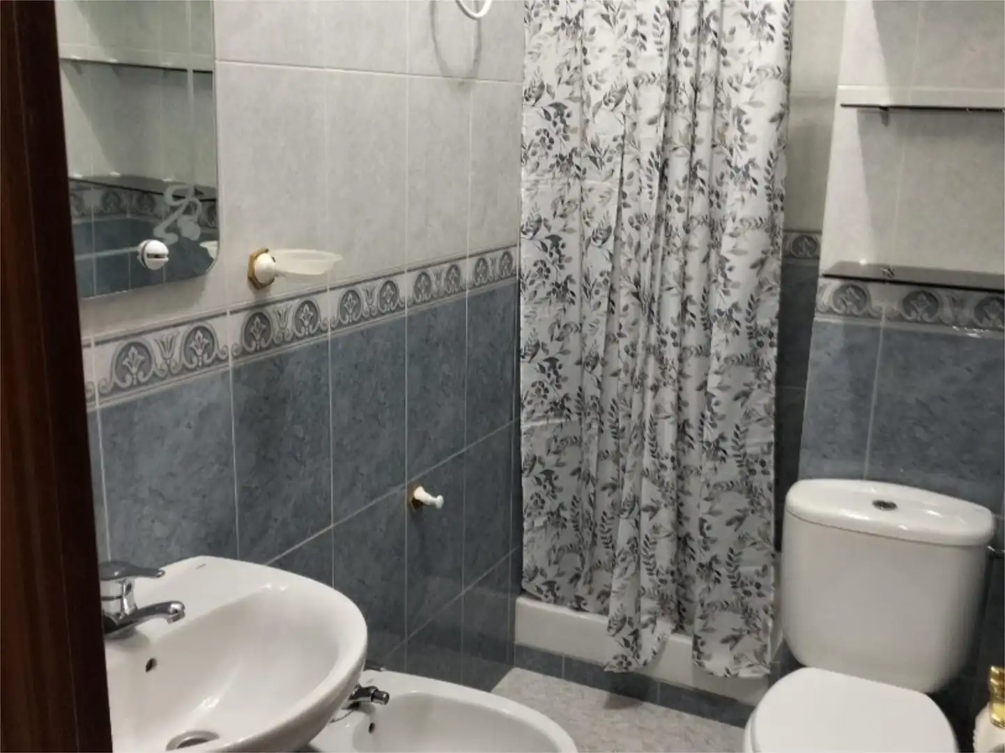 Apartament de lloguer a la Viña, 16, Maria Auxiliadora - Barriada de Llera Bany de Apartament de lloguer en Badajoz amb Aire condicionat, Calefacció i Moblat